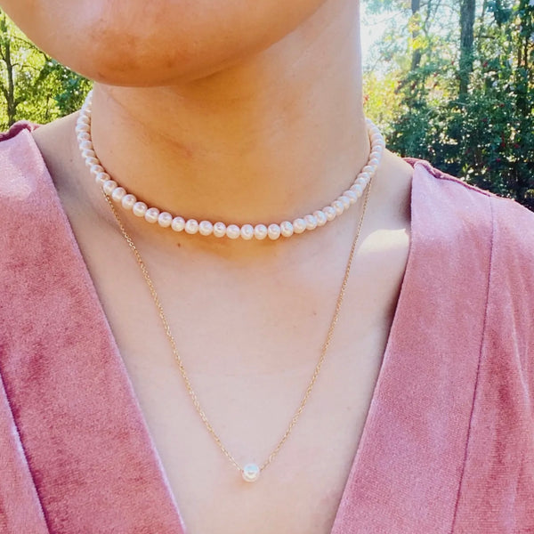 Dainty single pearl necklace